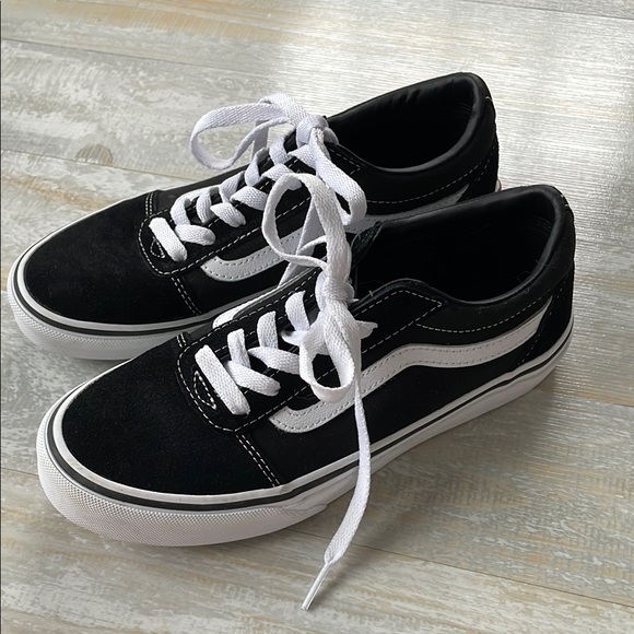 Vans Black and White Kids Shoes - Picture 1 of 5